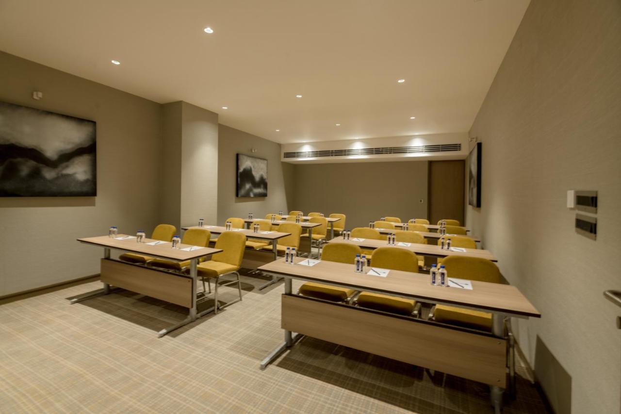 Hotel Wyndham Ahmedabad Shela Exterior foto