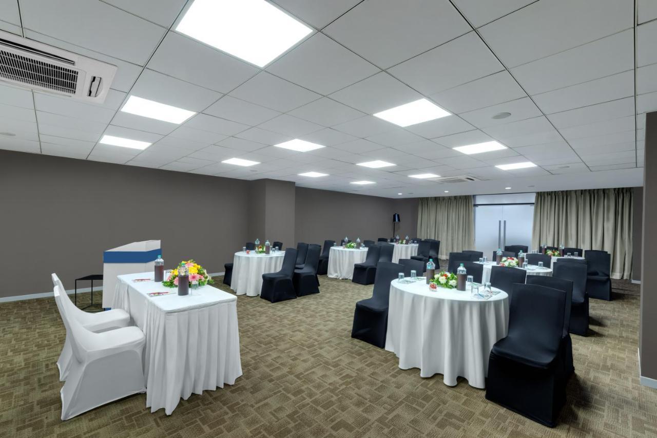 Hotel Wyndham Ahmedabad Shela Exterior foto