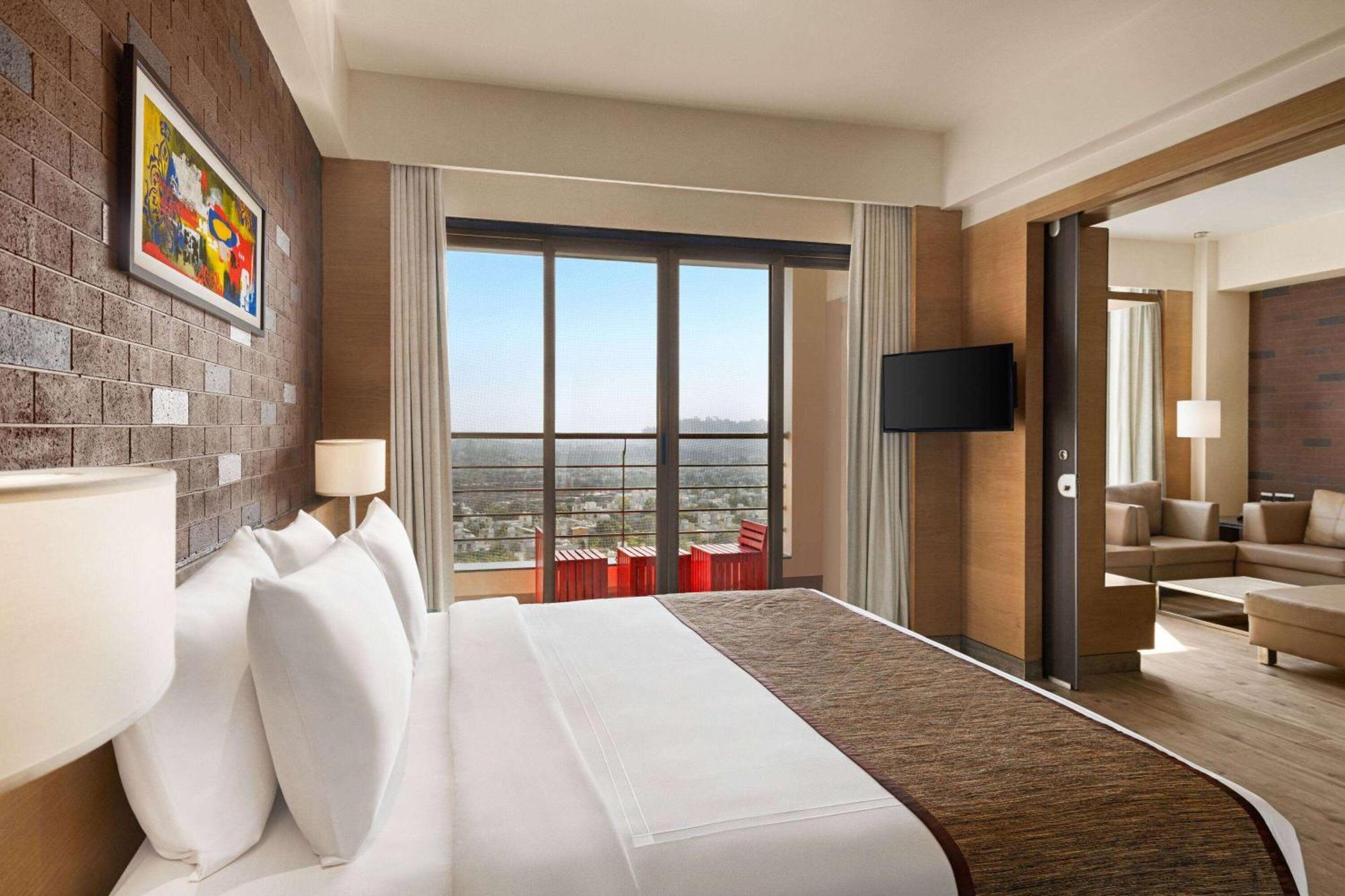 Hotel Wyndham Ahmedabad Shela Exterior foto